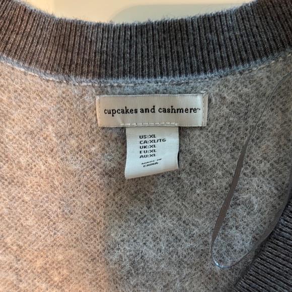 cupcakes & cashmere Light Gray Patterned Cardigan - Picture 2 of 3